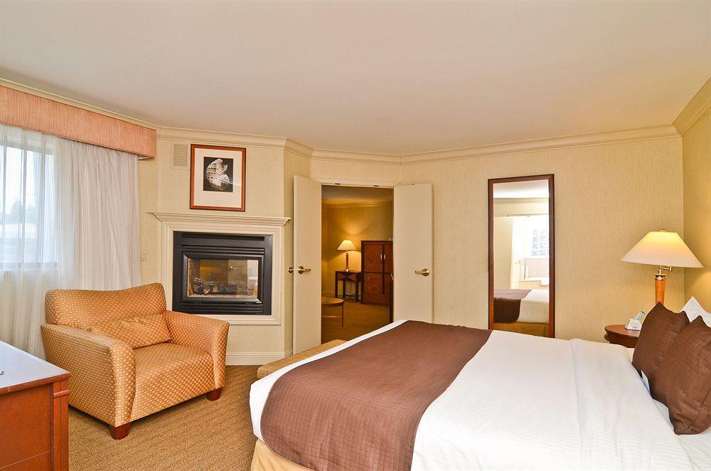 Best Western Plus All Suites Inn Santa Cruz Room photo