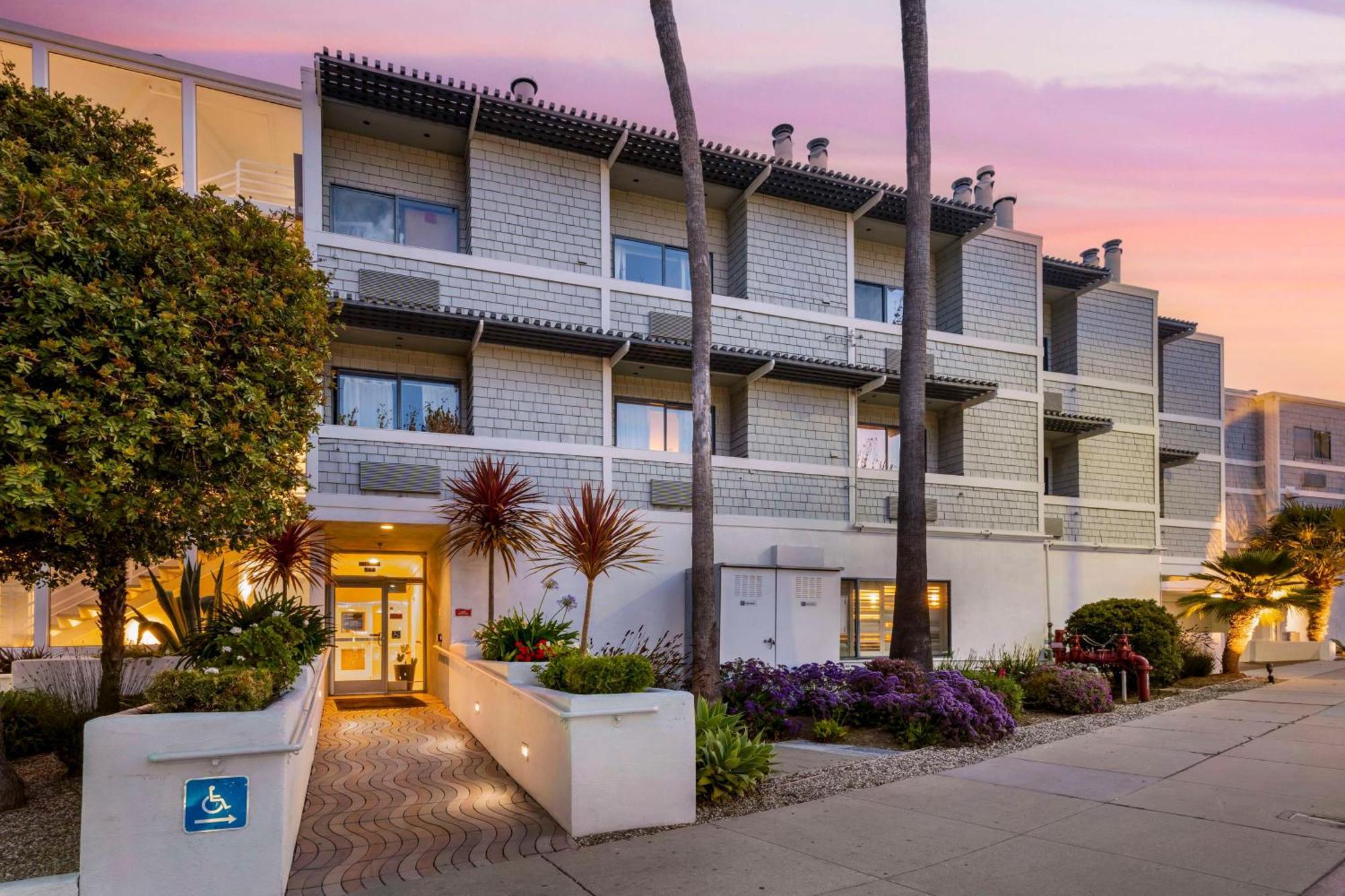 Best Western Plus All Suites Inn Santa Cruz Exterior photo