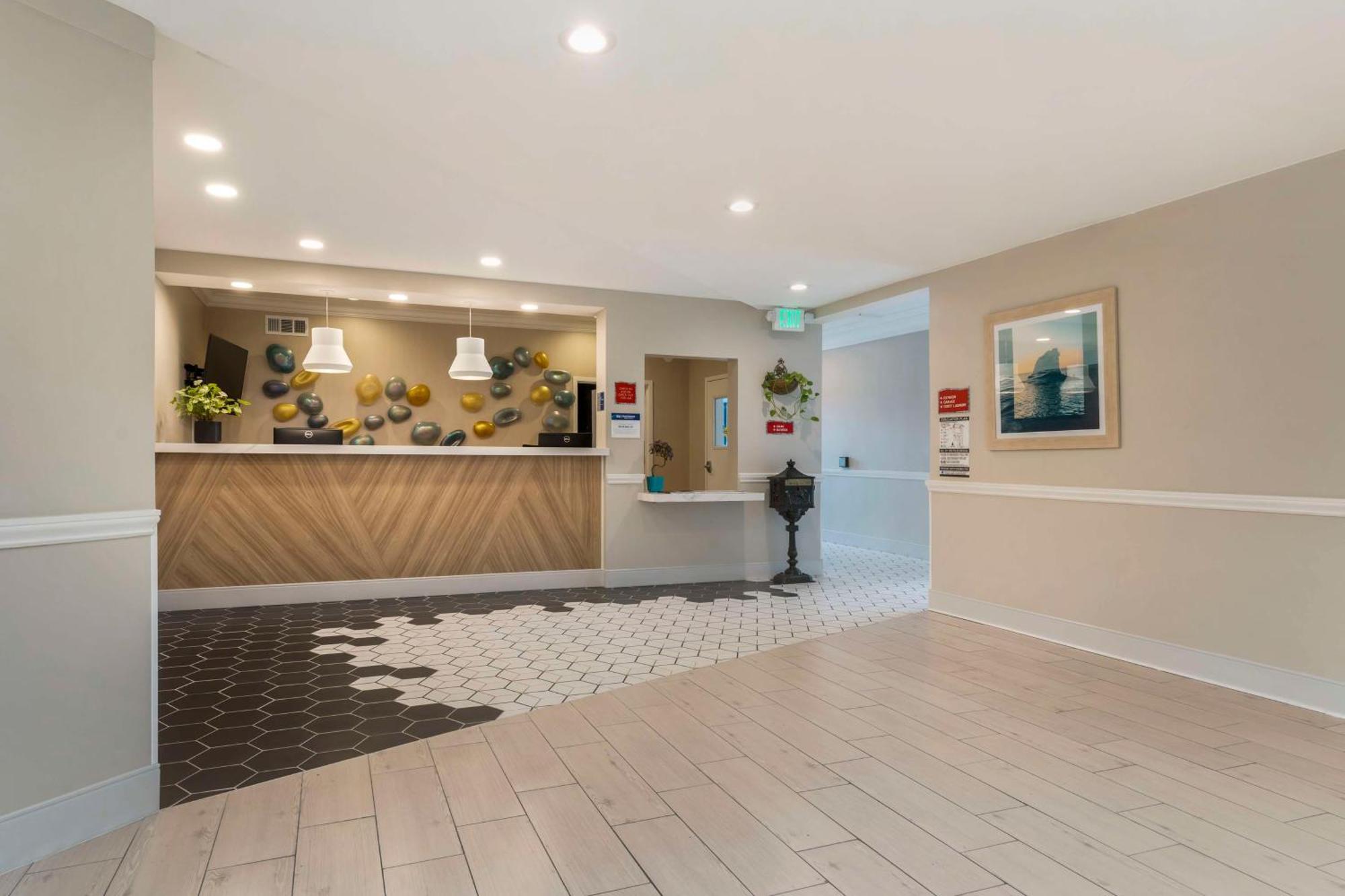 Best Western Plus All Suites Inn Santa Cruz Exterior photo