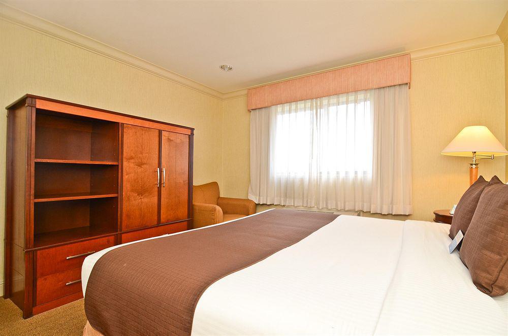 Best Western Plus All Suites Inn Santa Cruz Room photo